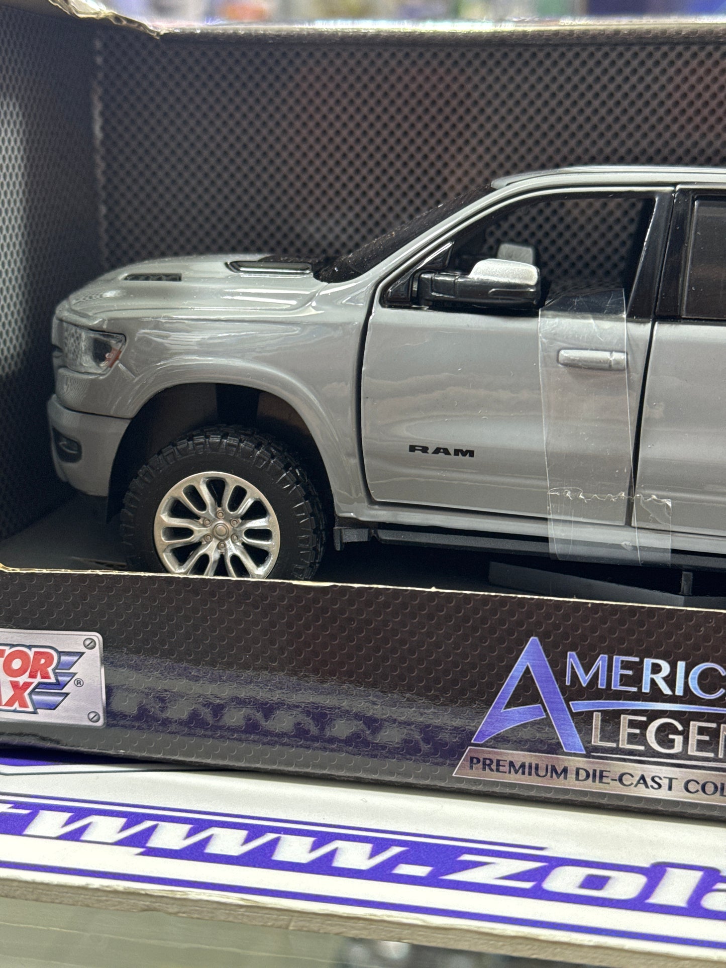 1/24 Motor Max 2019 Dodge RAM 1500