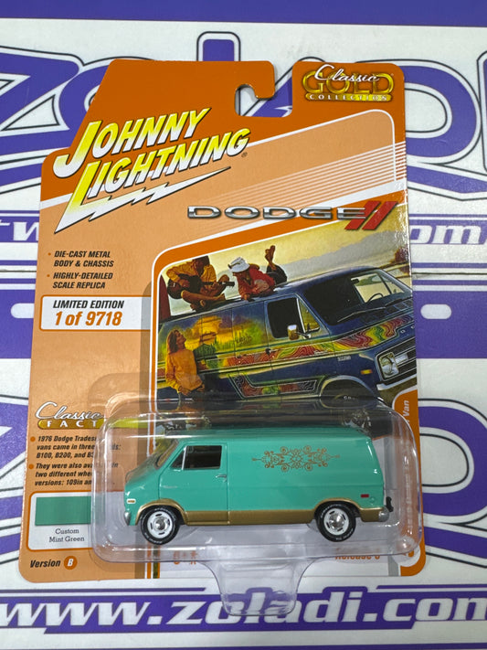 JLCG026 DODGE TRADESMAN VAN JOHNNY LIGHTNING