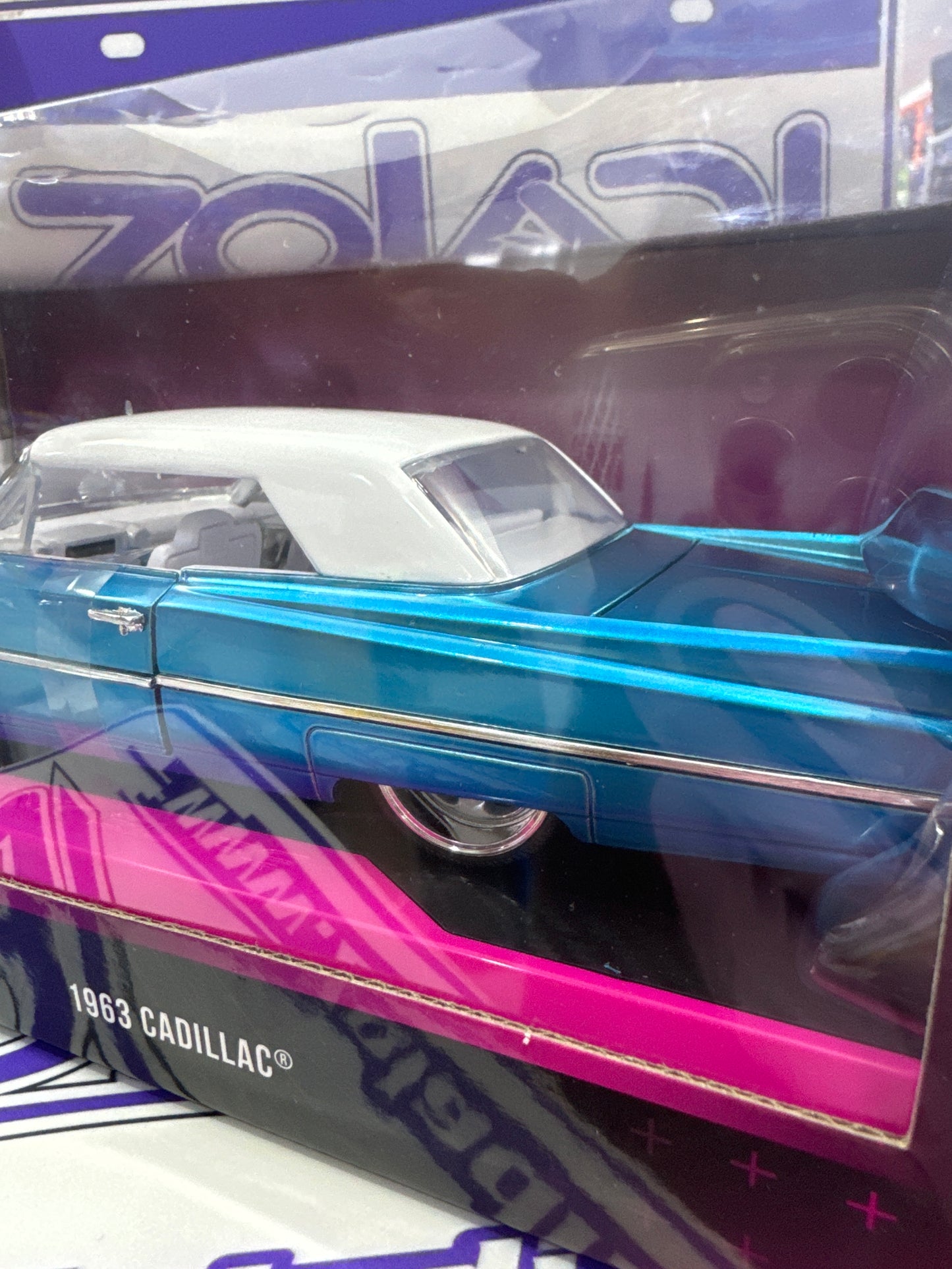 34897 CADILLAC 1963 1/24 JADA