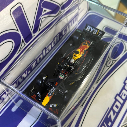 RB18 Max Verstappen #1  RedBull (ACRILICO/CON CASCO)