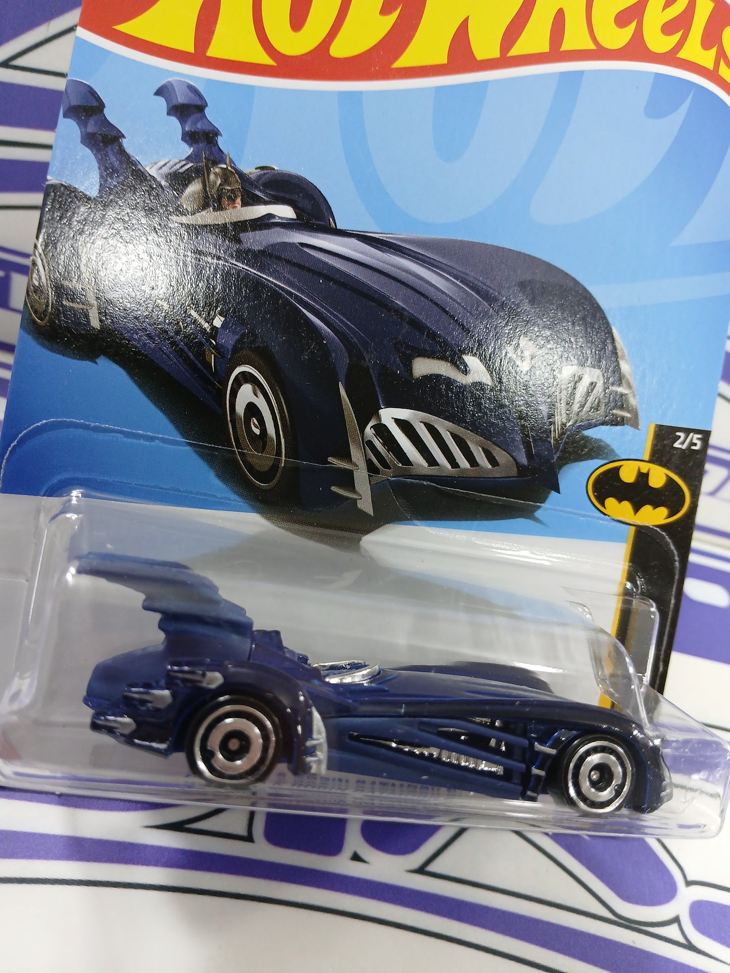 HTD51 BATMAN & ROBIN BATMOBILE