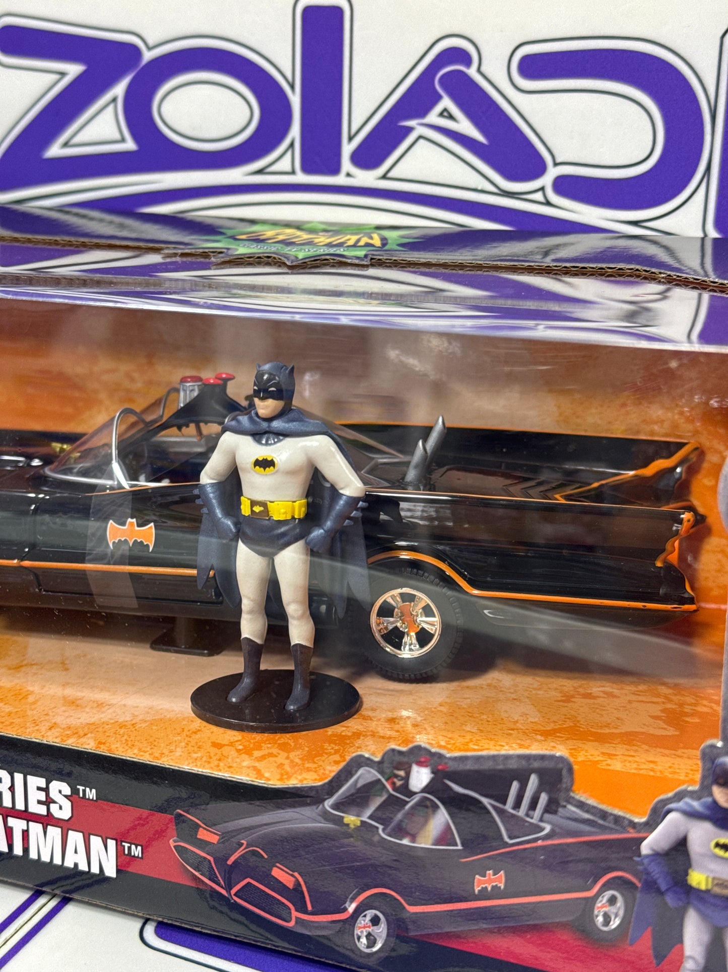 98259 CLASSIC TV SERIES BATMOBILE 1/24 JADA