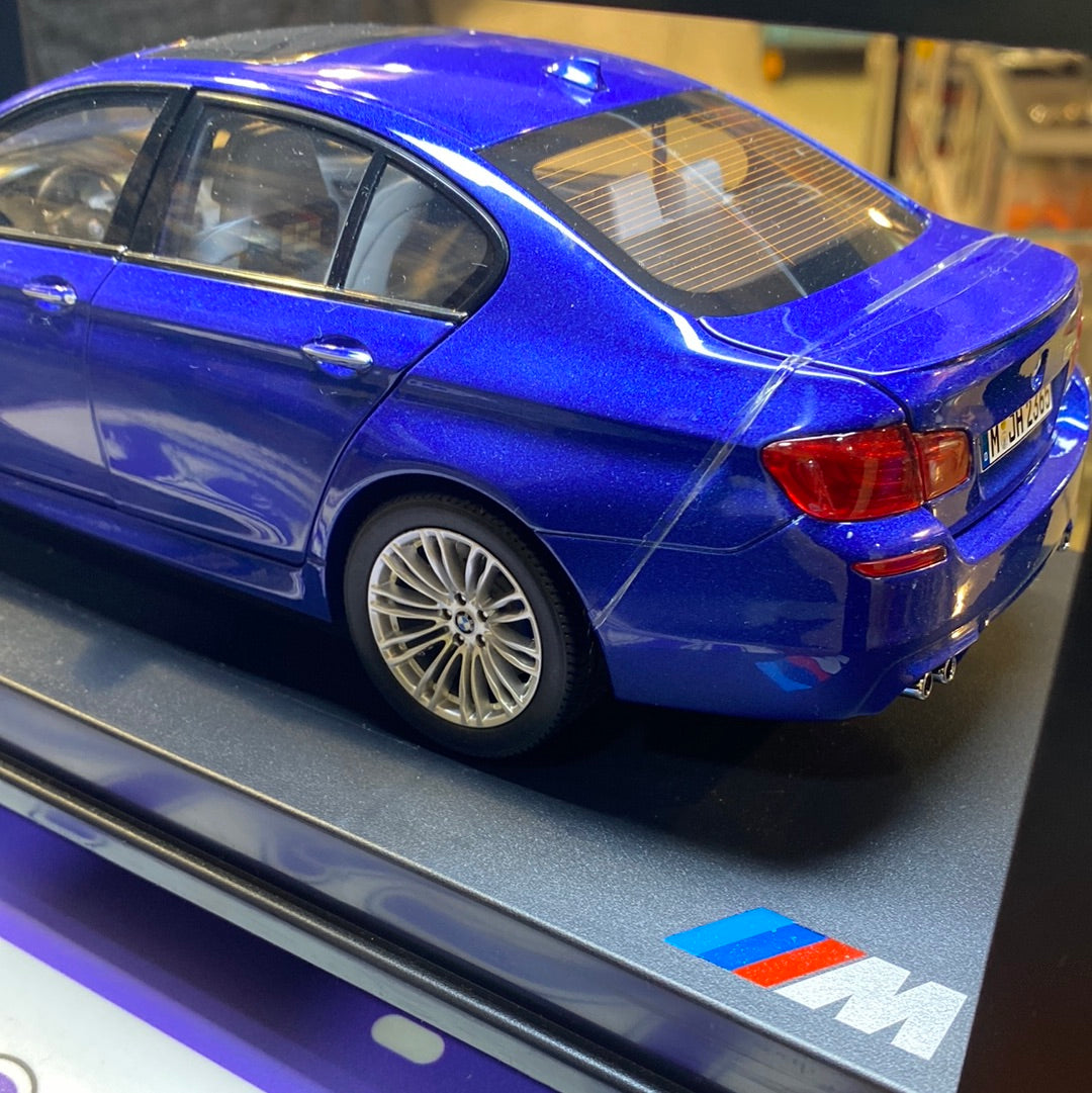 BMW M5 1/18