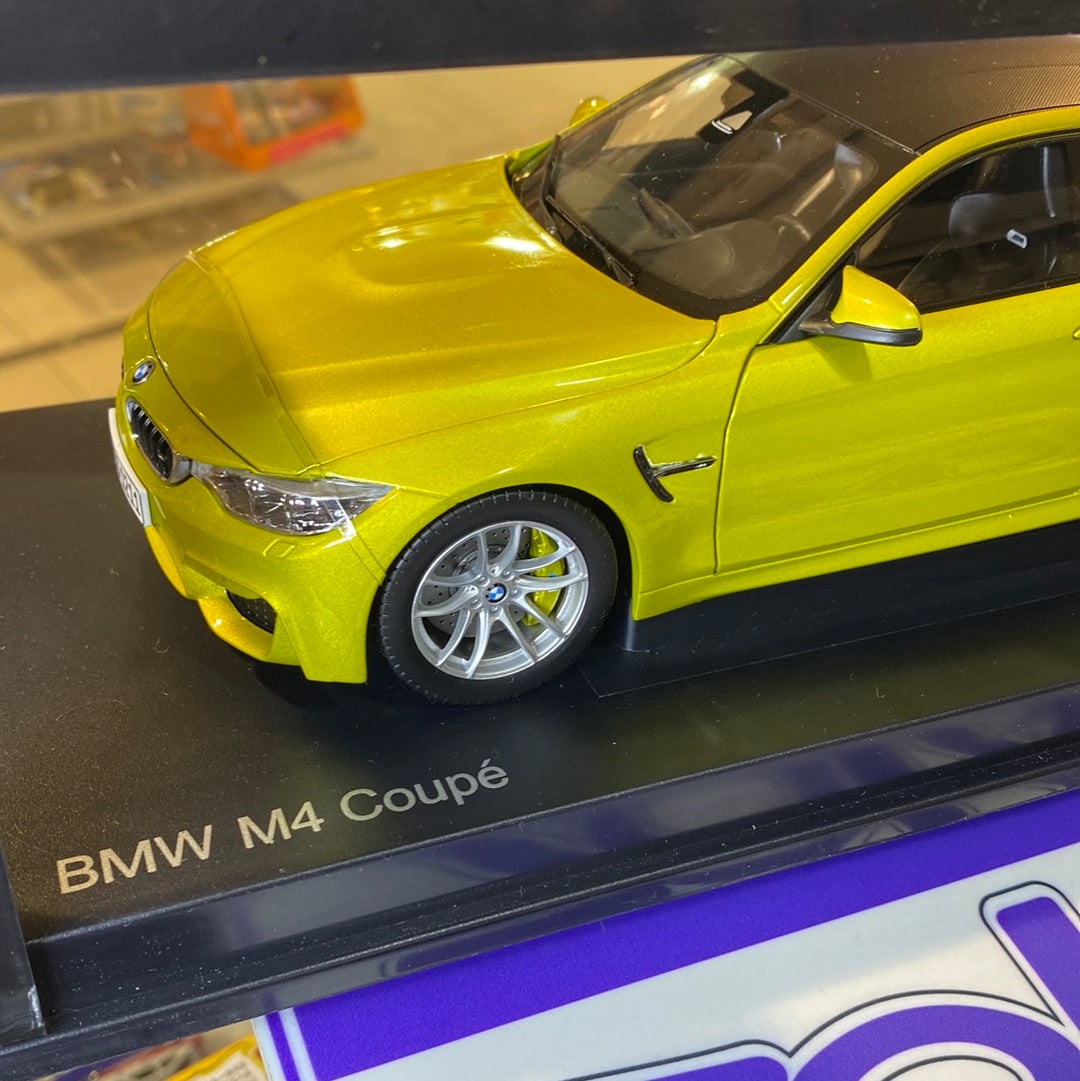 BMW M4 COUPE 1:18