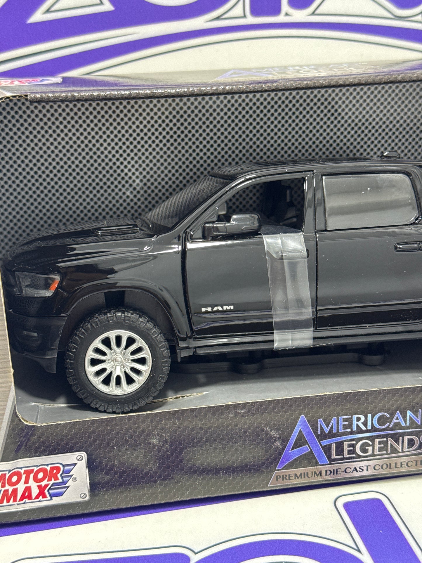 79357 RAM 1500 LARAMIE MOTORMAX 1/24