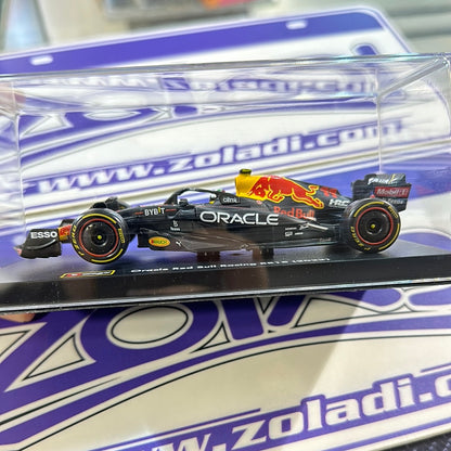 RB18 Sergio Perez #11 RedBull (CON ACRILICO/ CON CASCO) 2022