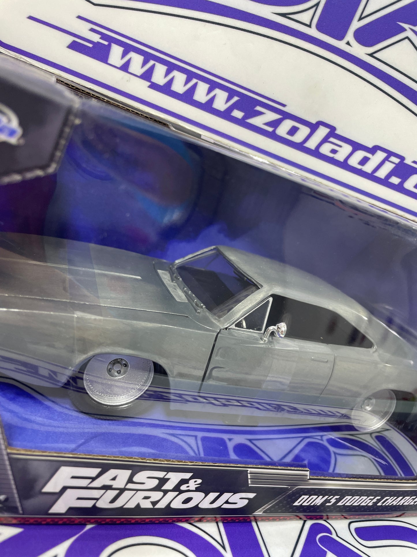 1/24  DOMS DODGE CHARGER R/T.