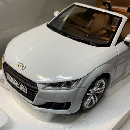 AUDI TT ROADSTER 1/18