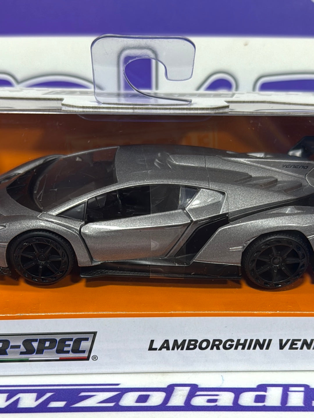 24080 LAMBORGHINI VENENO