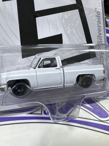 CP8015 CHEVY SILVERADO AUTO WORLD