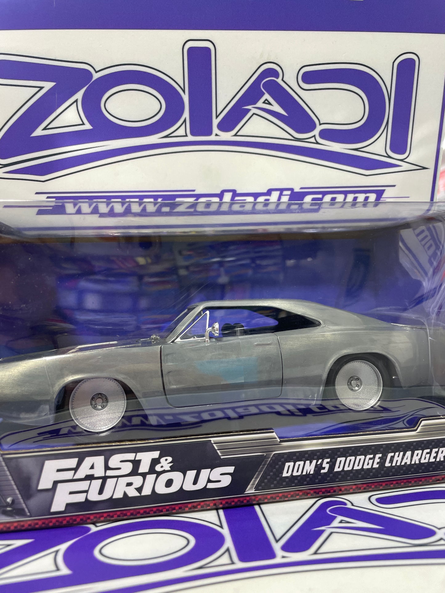 1/24  DOMS DODGE CHARGER R/T.