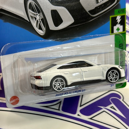 HTB81 AUDI RS E TRON