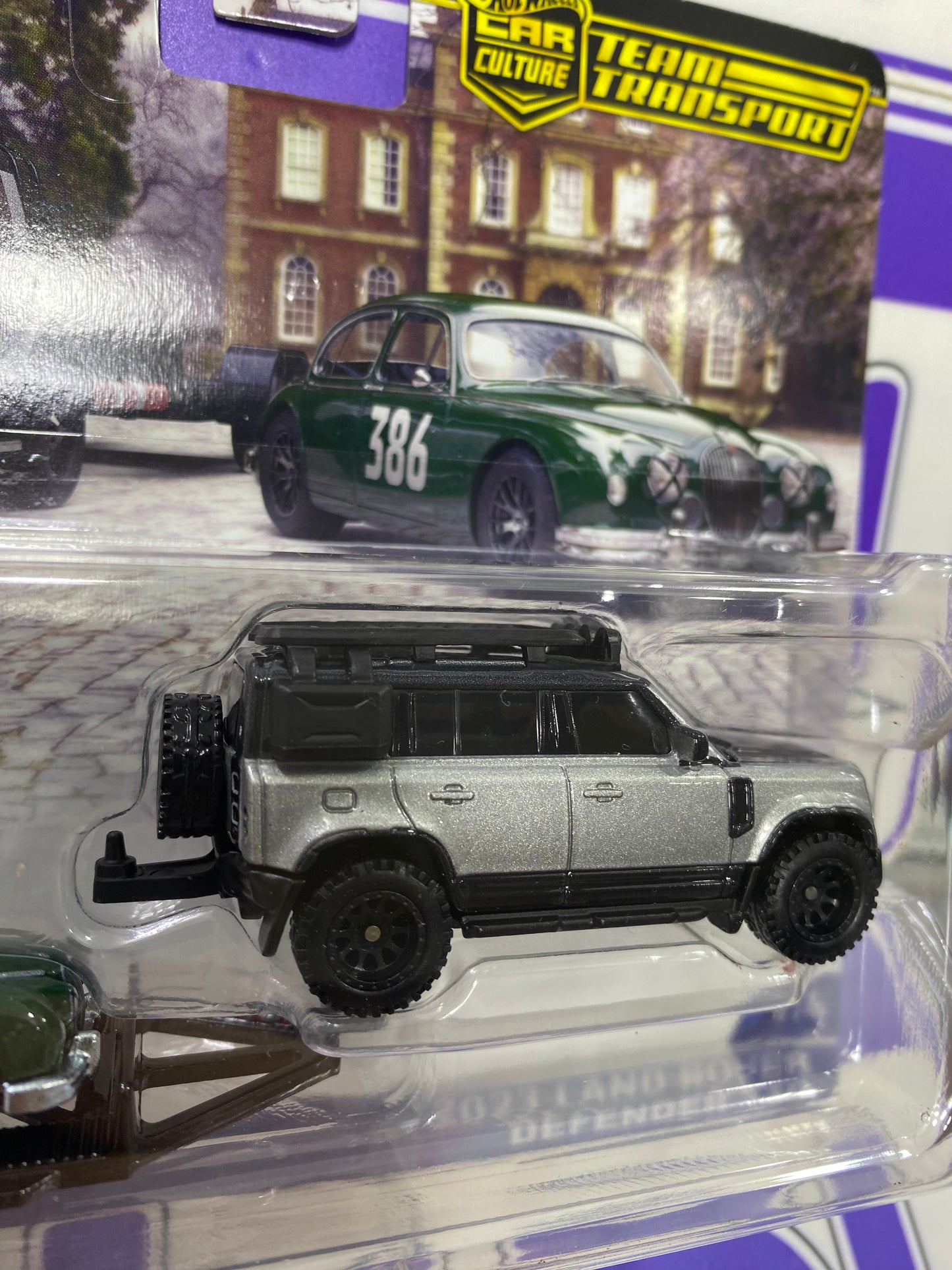 JBM29 JAGUAR MK1 / 2023 LAND ROVER DEFENDER 110