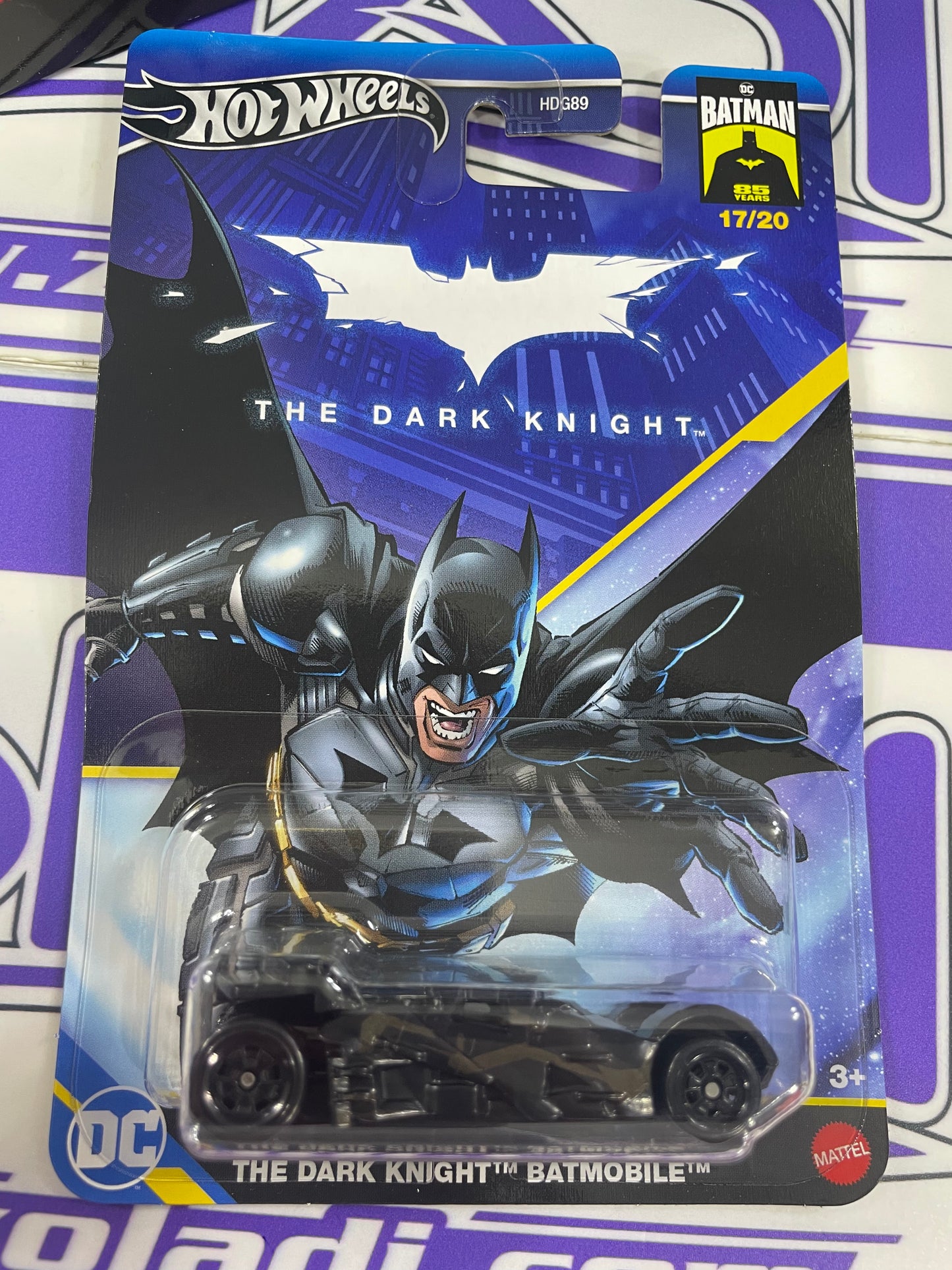 HRW32 THE DARK KNIGHT HOTWHEELS