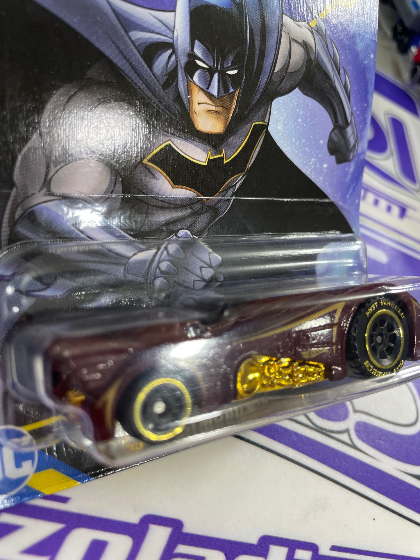 HRW31 BATMOBILE HOTWHEELS