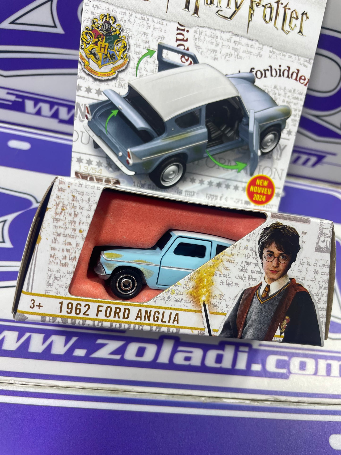 HVM71 FORD ANGLIA HARRY POTTER