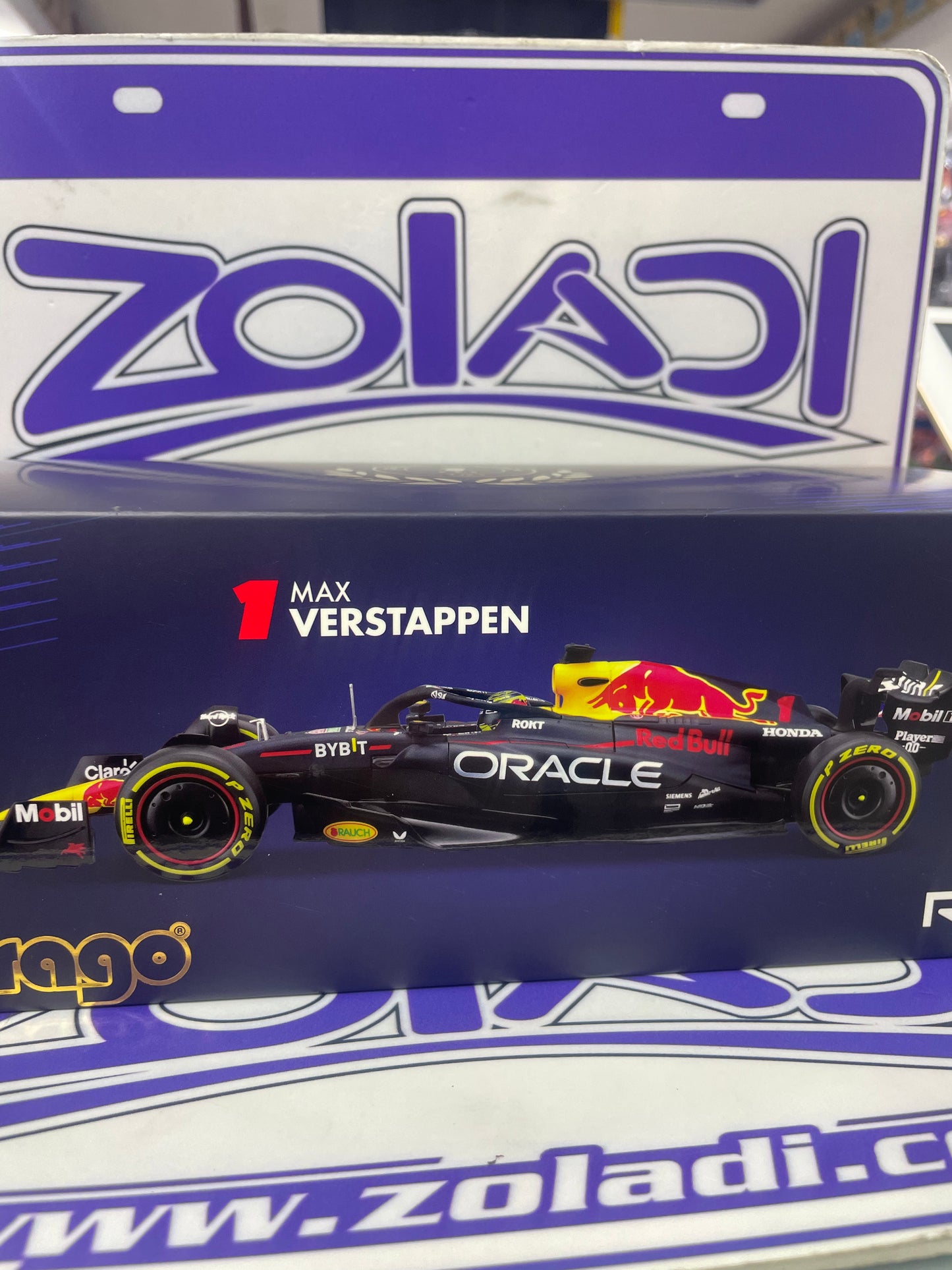 02415 1/24 RB19 MAX VERSTAPPEN F1 ACRILICO C/ CASCO