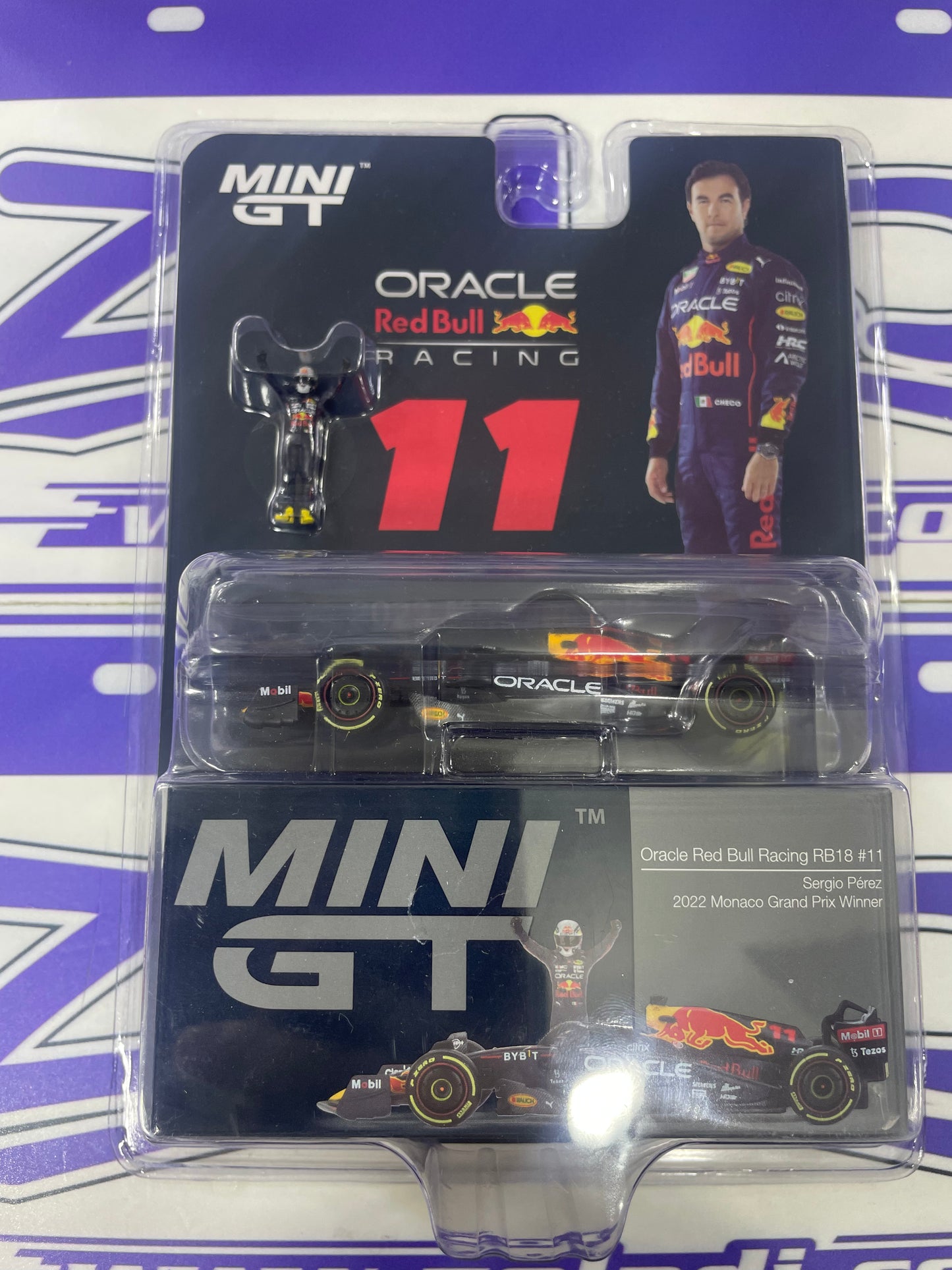 551 RB18 SERGIO PEREZ #11 RED BULL MINIGT