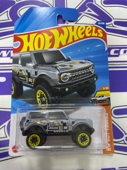 HYW73 FORD BRONCO 21