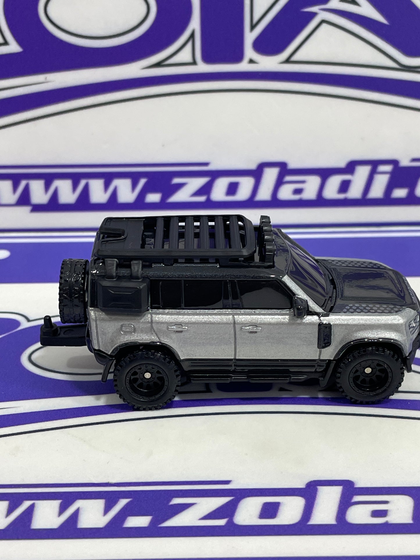 SU 2023 LAND ROVER DEFENDER  110