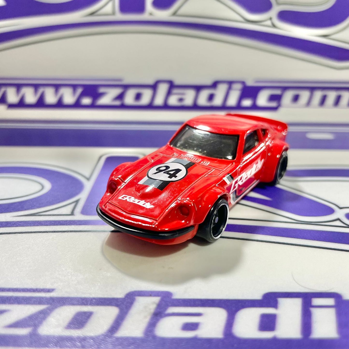 SU NISSAN FAIRLADY Z ROJO