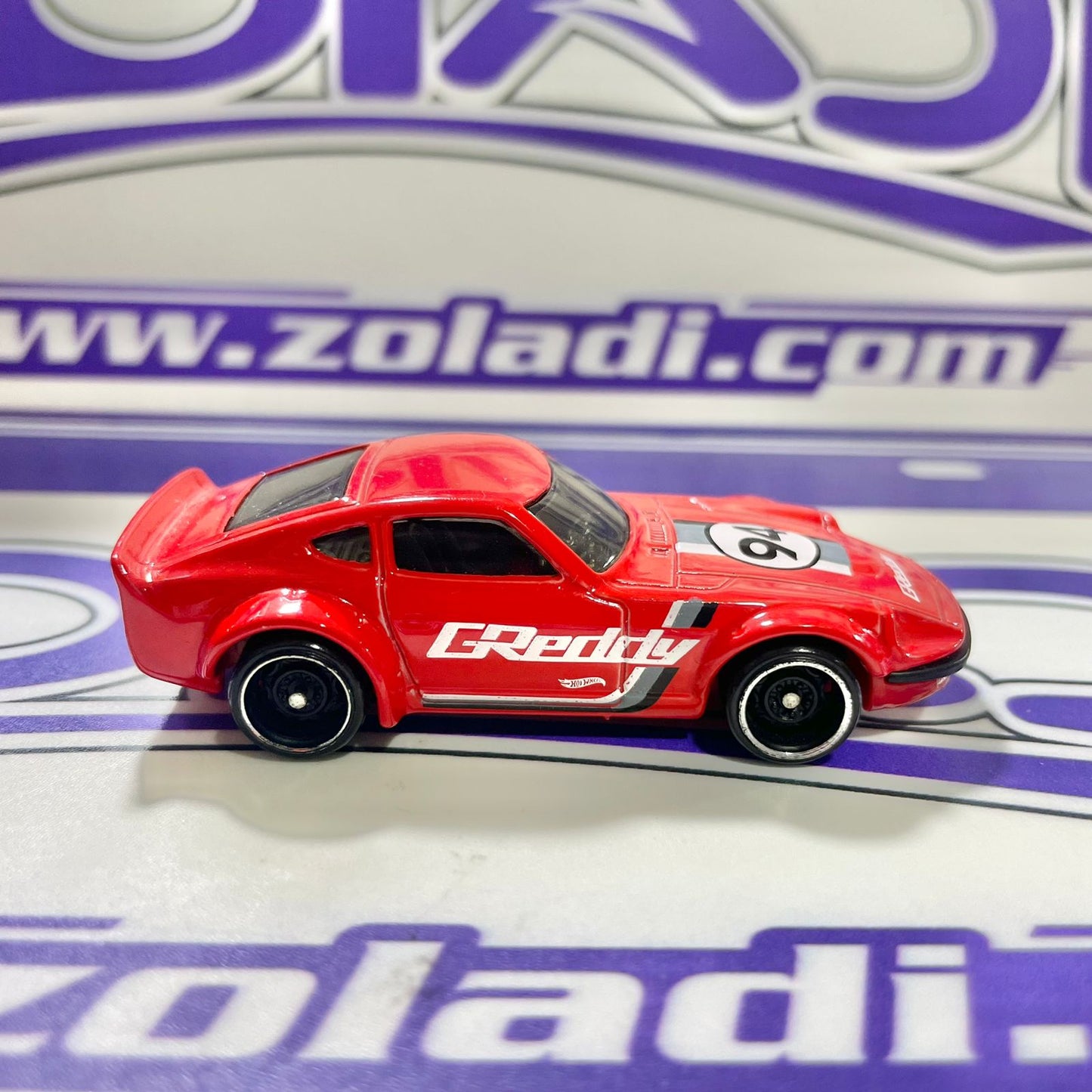 SU NISSAN FAIRLADY Z ROJO