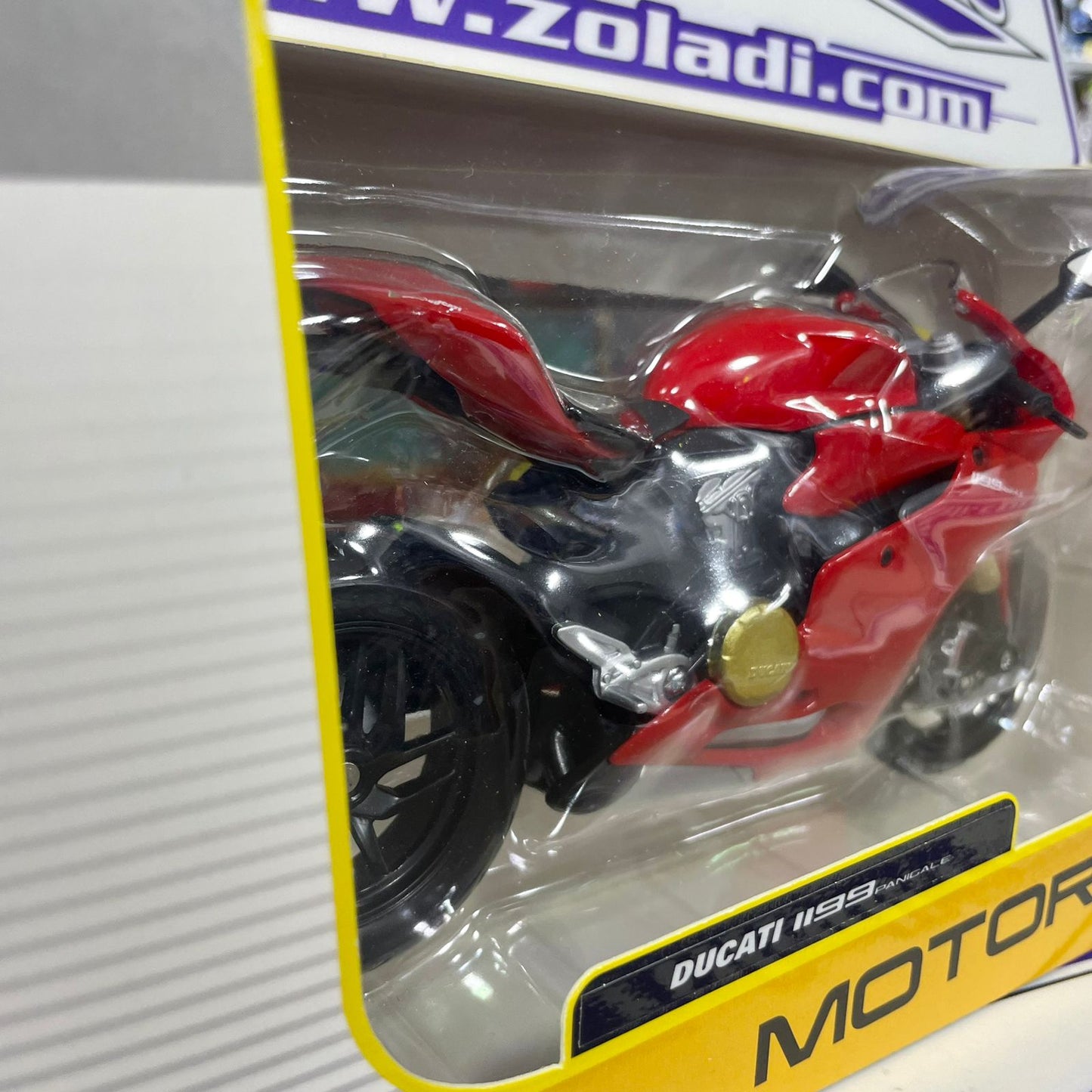 02340 Ducati 1199 Panigale 1/12 Maisto