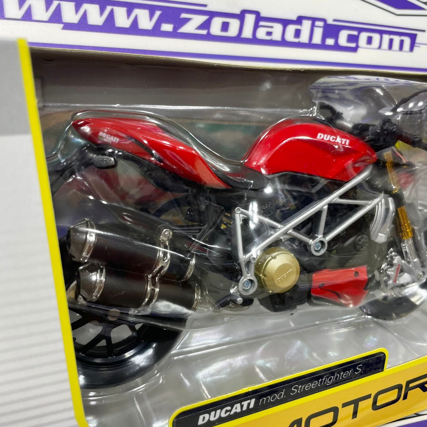 02238 DUCATI MOD STREETFIGHTER 1/12