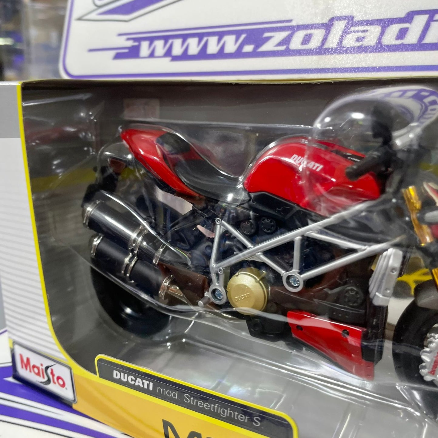 02238 DUCATI MOD STREETFIGHTER 1/12