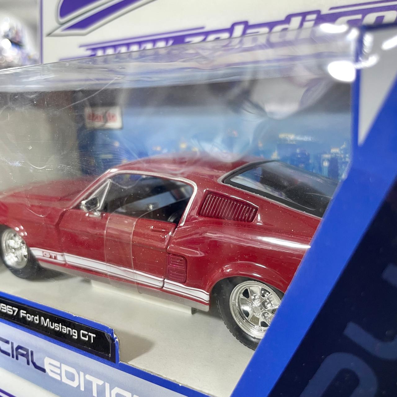 1/24 FORD MUSTANG GT MAISTO