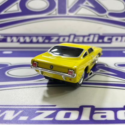 SU FORD MUSTANG AMARILLO