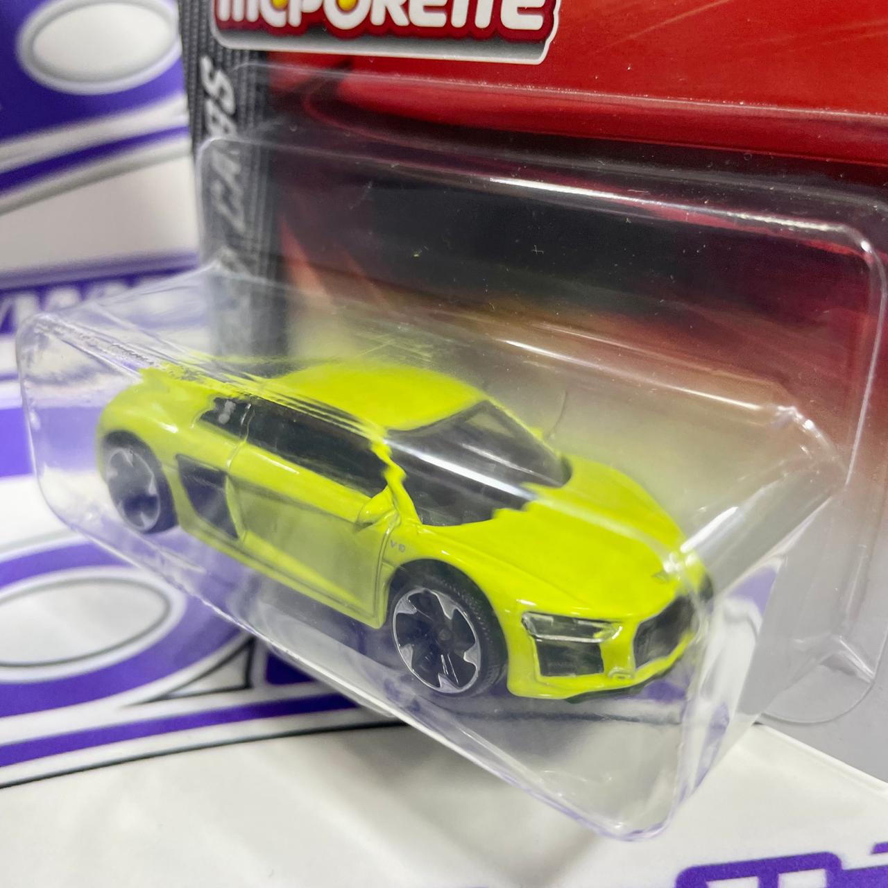 212053051 AUDI R8 MAJORETTE