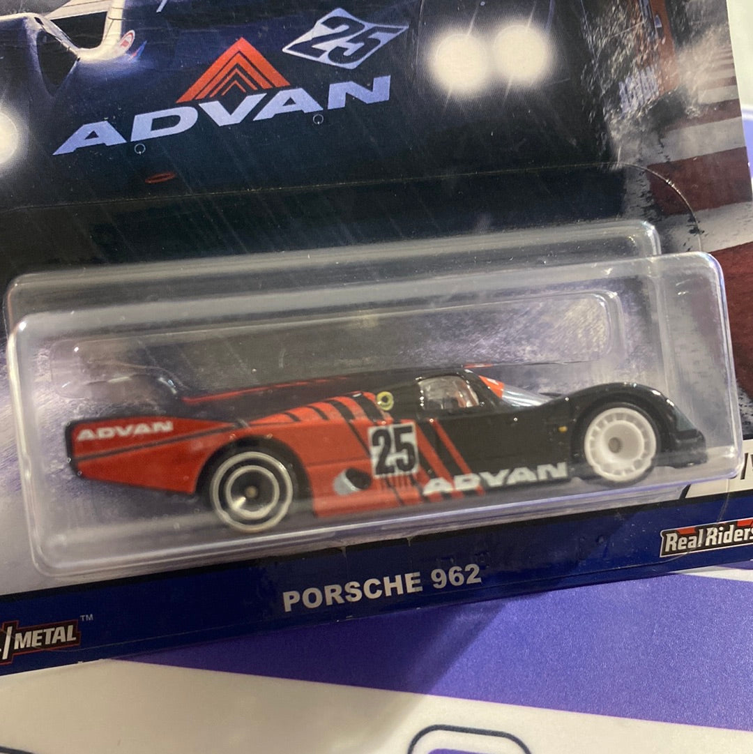 FLC29 PORSCHE 962 EMPAQUE DAÑADO