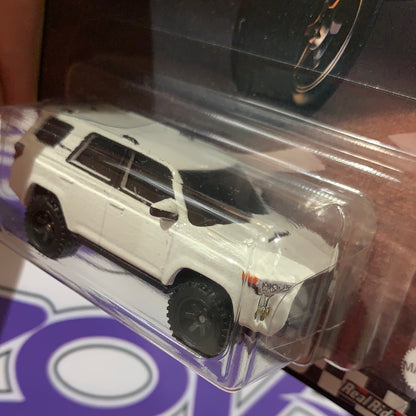 WHITE Toyota 4Runner