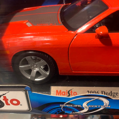 Maisto Dodge Challenger 1/18