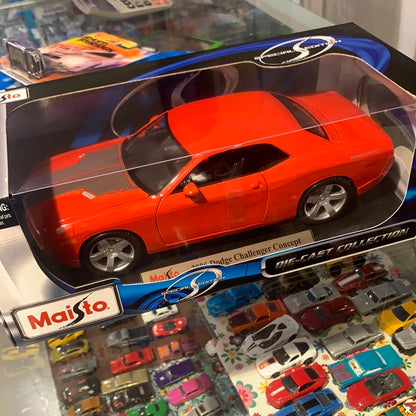 Maisto Dodge Challenger 1/18