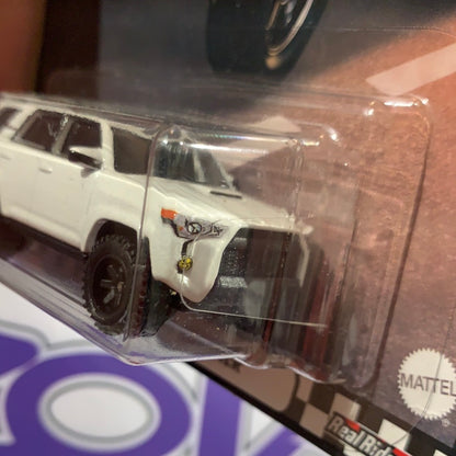 WHITE Toyota 4Runner