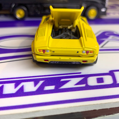 LAMBORGHINI COUNTACH 25TH AND TOMICA TRUCK